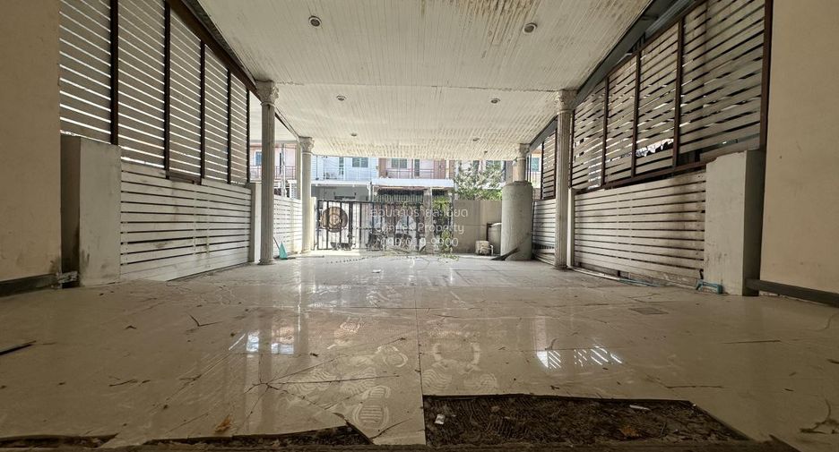 出售 4 卧室 联排别墅 在 Lam Luk Ka, Pathum Thani