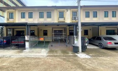 出售 3 卧室 联排别墅 在 Mueang Pathum Thani, Pathum Thani