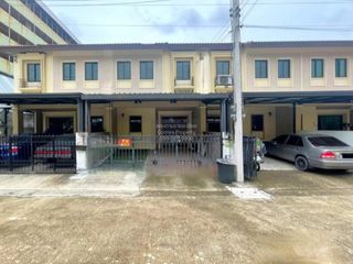 出售 3 卧室 联排别墅 在 Mueang Pathum Thani, Pathum Thani
