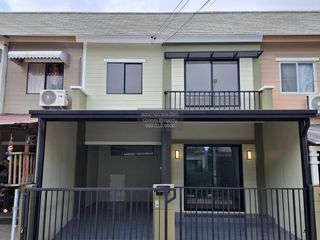 Reihenhaus zum Kauf mit 3 Zimmer in Bang Yai, Nonthaburi