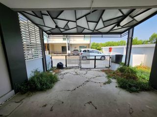 出售 3 卧室 联排别墅 在 Sai Noi, Nonthaburi