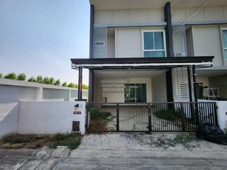 出售 3 卧室 联排别墅 在 Sai Noi, Nonthaburi