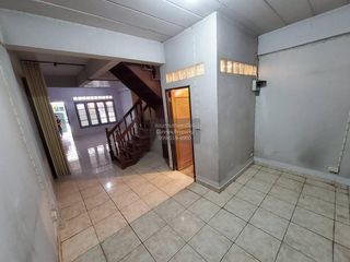 Casa adosada en venta de 2 habitaciones en Khan Na Yao, Bangkok