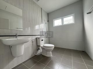 À vendre 4 chambres maison à Bang Sao Thong, Samut Prakan