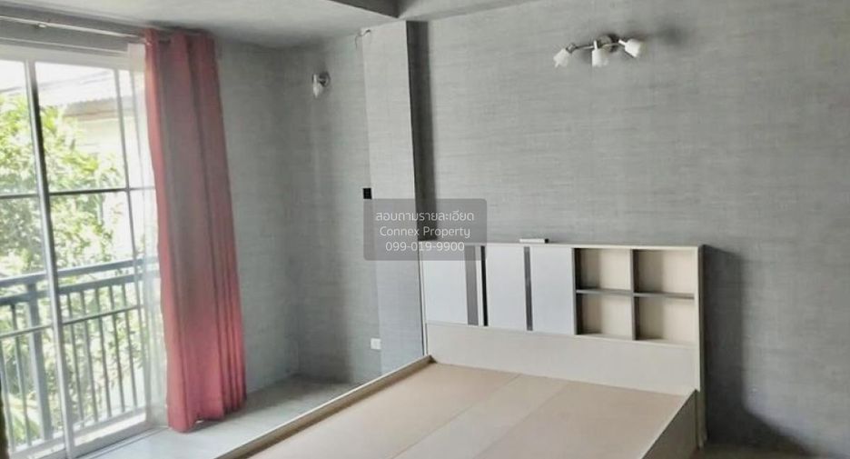 For sale 3 bedrooms townhouse in Bang Kapi, Bangkok