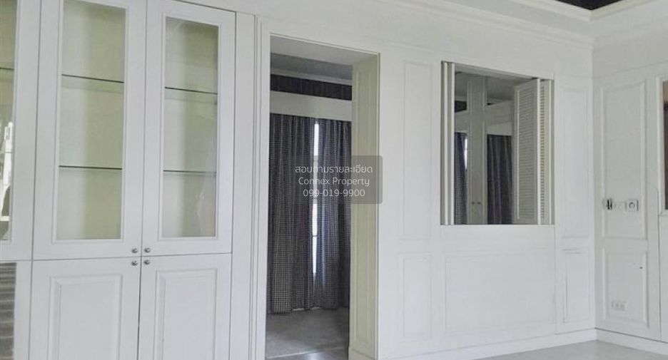 For sale 3 bedrooms townhouse in Bang Kapi, Bangkok