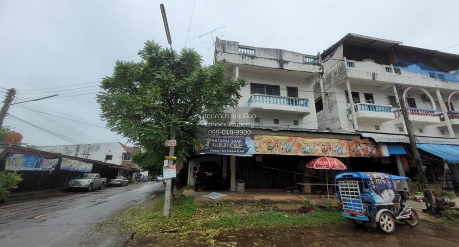 À vendre 3 chambres local commercial à Phang Khon, Sakon Nakhon