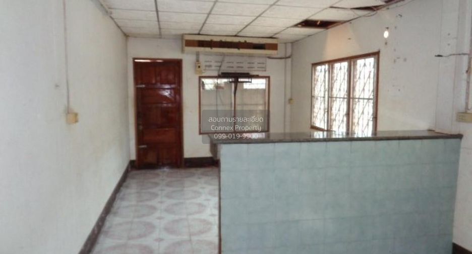 À vendre 3 chambres local commercial à Phang Khon, Sakon Nakhon