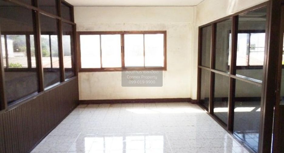 À vendre 3 chambres local commercial à Phang Khon, Sakon Nakhon