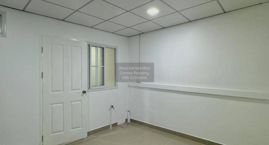 出售 3 卧室 联排别墅 在 Sai Noi, Nonthaburi