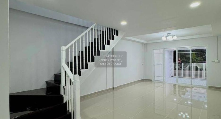出售 3 卧室 联排别墅 在 Sai Noi, Nonthaburi