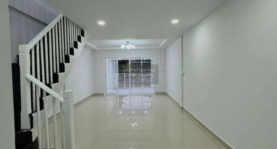 出售 3 卧室 联排别墅 在 Sai Noi, Nonthaburi