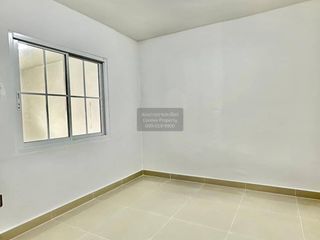 À vendre 3 chambres maison de ville à Bang Bua Thong, Nonthaburi