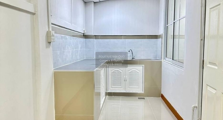 Reihenhaus zum Kauf mit 2 Zimmer in Bang Bua Thong, Nonthaburi