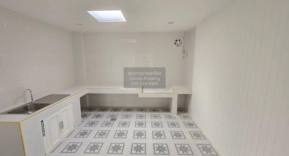 Reihenhaus zum Kauf mit 5 Zimmer in Bang Yai, Nonthaburi
