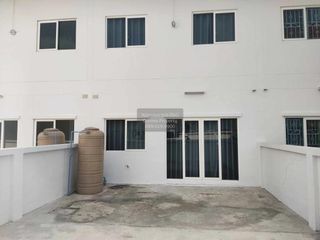 出售 3 卧室 联排别墅 在 Mueang Pathum Thani, Pathum Thani