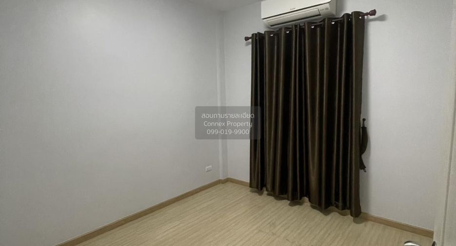出售 4 卧室 联排别墅 在 Sai Noi, Nonthaburi