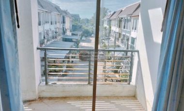 For sale 3 bedrooms townhouse in Bang Kapi, Bangkok