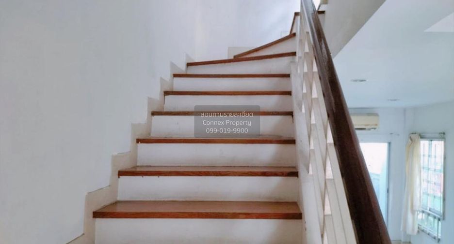 For sale 3 bedrooms townhouse in Bang Kapi, Bangkok