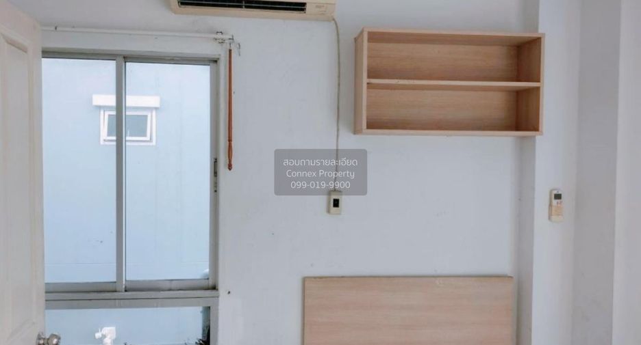 For sale 3 bedrooms townhouse in Bang Kapi, Bangkok