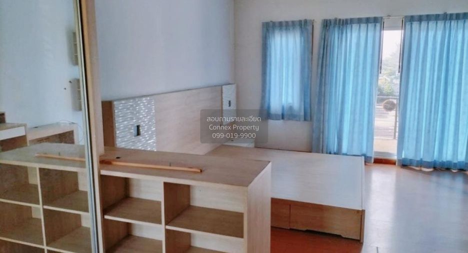 For sale 3 bedrooms townhouse in Bang Kapi, Bangkok