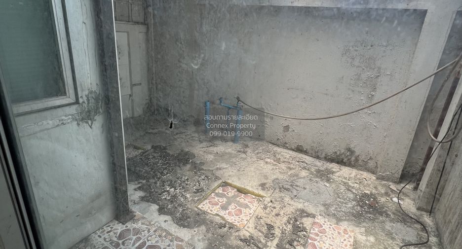 For sale 3 bedrooms townhouse in Bang Kapi, Bangkok