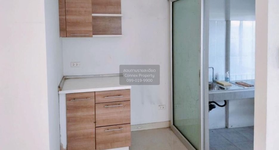For sale 3 bedrooms townhouse in Bang Kapi, Bangkok
