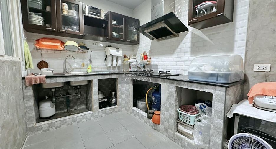 For sale 3 ベッドルーム townhouse in Bang Khen, Bangkok