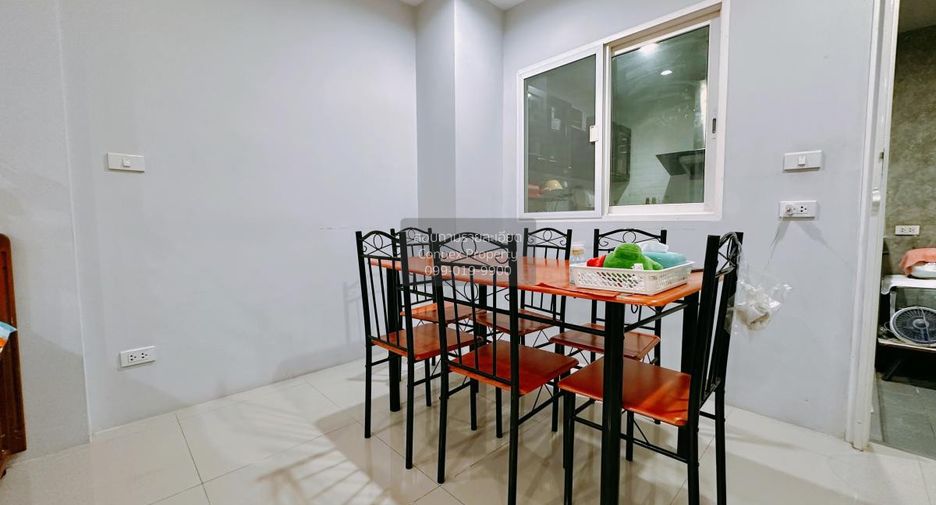 For sale 3 ベッドルーム townhouse in Bang Khen, Bangkok