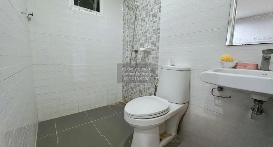 For sale 3 ベッドルーム townhouse in Bang Khen, Bangkok