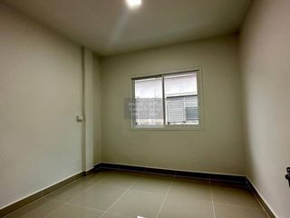 À vendre 2 chambres maison de ville à Bang Bua Thong, Nonthaburi