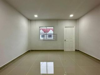 À vendre 2 chambres maison de ville à Bang Bua Thong, Nonthaburi
