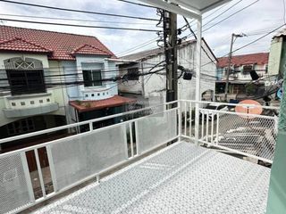出售 3 卧室 联排别墅 在 Sai Noi, Nonthaburi