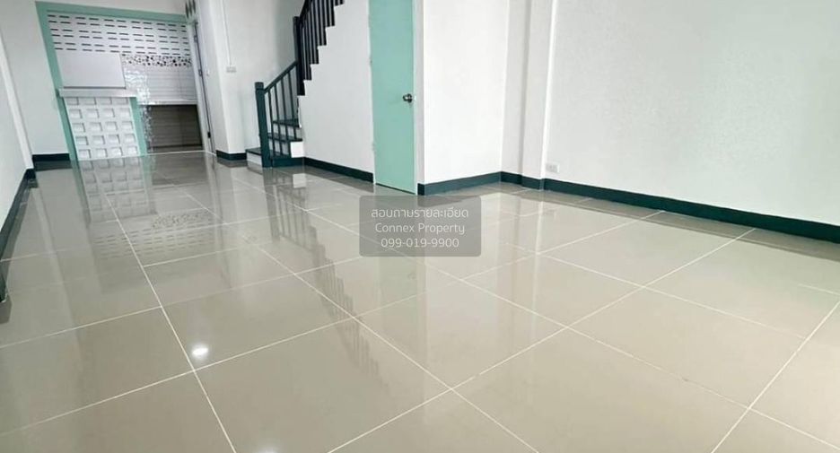出售 3 卧室 联排别墅 在 Sai Noi, Nonthaburi