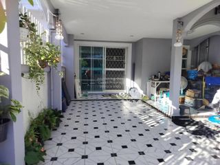 À vendre 3 chambres maison de ville à Bang Bua Thong, Nonthaburi