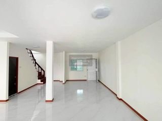 出售 3 卧室 联排别墅 在 Sai Noi, Nonthaburi