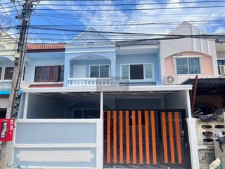 出售 3 卧室 联排别墅 在 Sai Noi, Nonthaburi