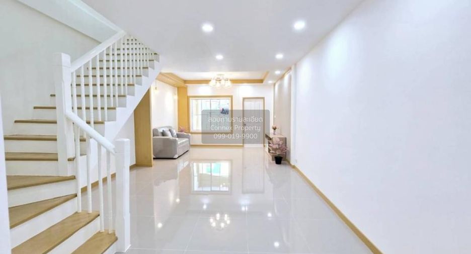 出售 3 卧室 联排别墅 在 Sai Noi, Nonthaburi