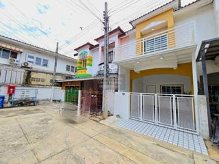出售 3 卧室 联排别墅 在 Sai Noi, Nonthaburi