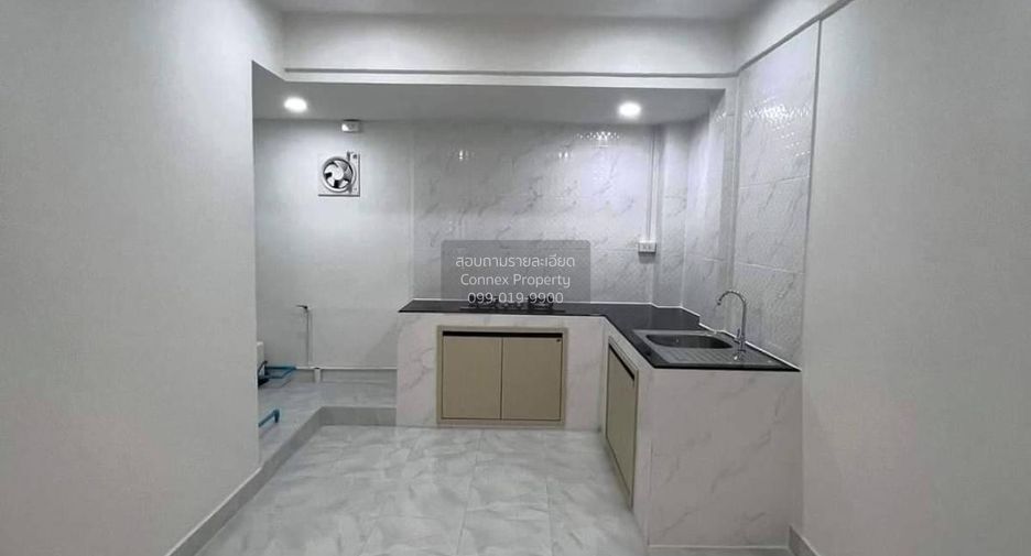 Casa adosada en venta de 2 habitaciones en Khan Na Yao, Bangkok