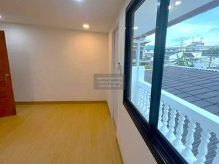 Casa adosada en venta de 2 habitaciones en Khan Na Yao, Bangkok