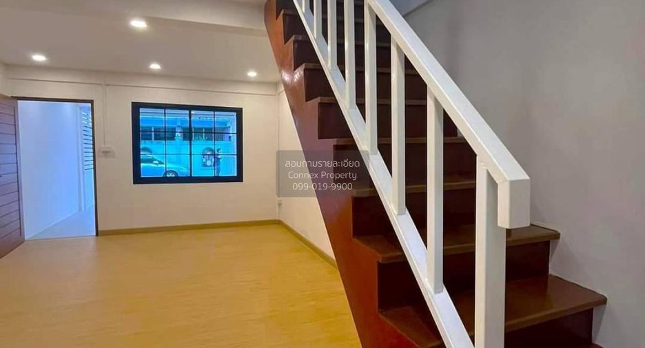 Casa adosada en venta de 2 habitaciones en Khan Na Yao, Bangkok