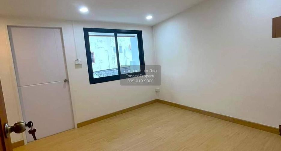 Casa adosada en venta de 2 habitaciones en Khan Na Yao, Bangkok