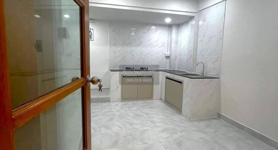 Casa adosada en venta de 2 habitaciones en Khan Na Yao, Bangkok
