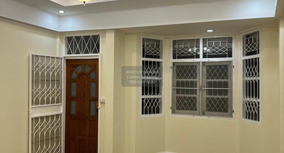 Casa adosada en venta de 3 habitaciones en Mueang Nonthaburi, Nonthaburi