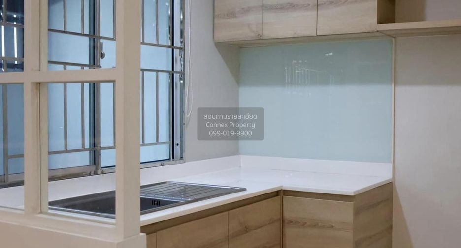 For sale 3 bedrooms townhouse in Bang Sao Thong, Samut Prakan