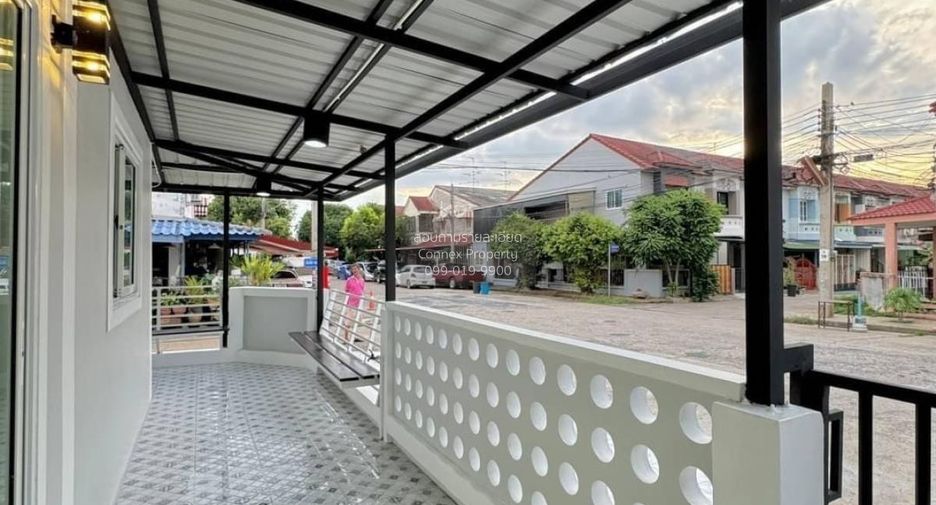 出售 4 卧室 联排别墅 在 Sai Noi, Nonthaburi