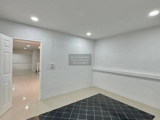 出售 4 卧室 联排别墅 在 Sai Noi, Nonthaburi