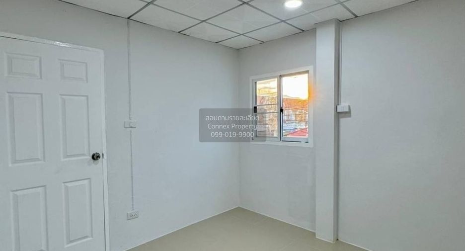 出售 4 卧室 联排别墅 在 Sai Noi, Nonthaburi