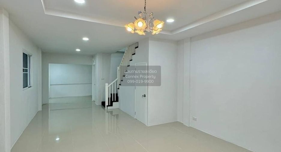 出售 4 卧室 联排别墅 在 Sai Noi, Nonthaburi